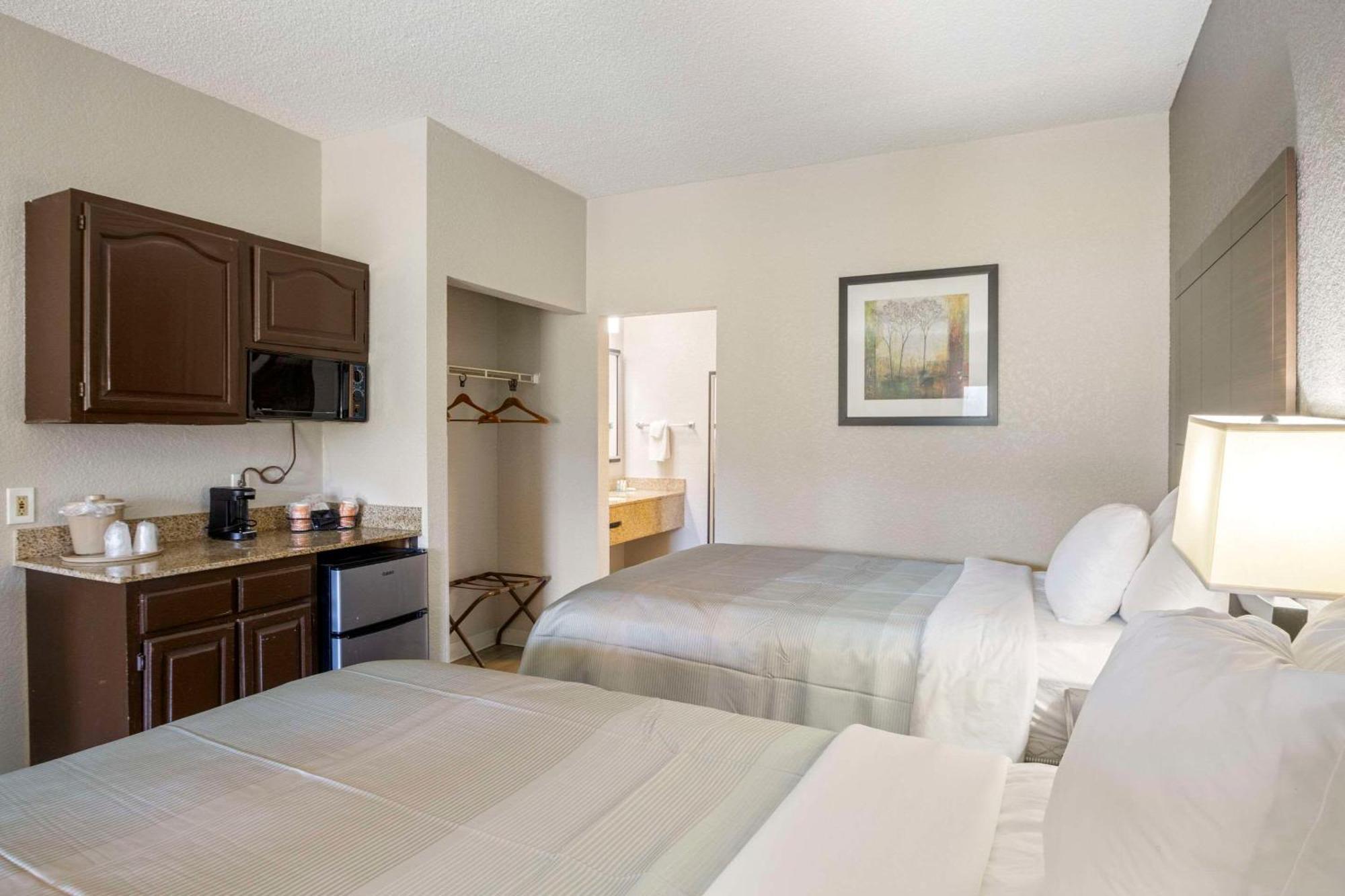 Quality Suites Hickory South Экстерьер фото