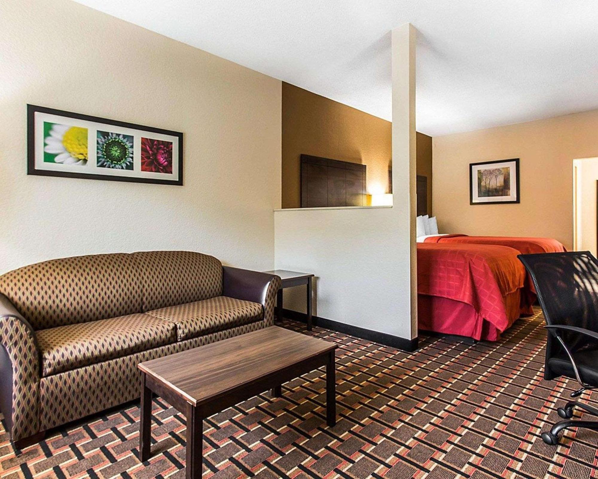 Quality Suites Hickory South Экстерьер фото