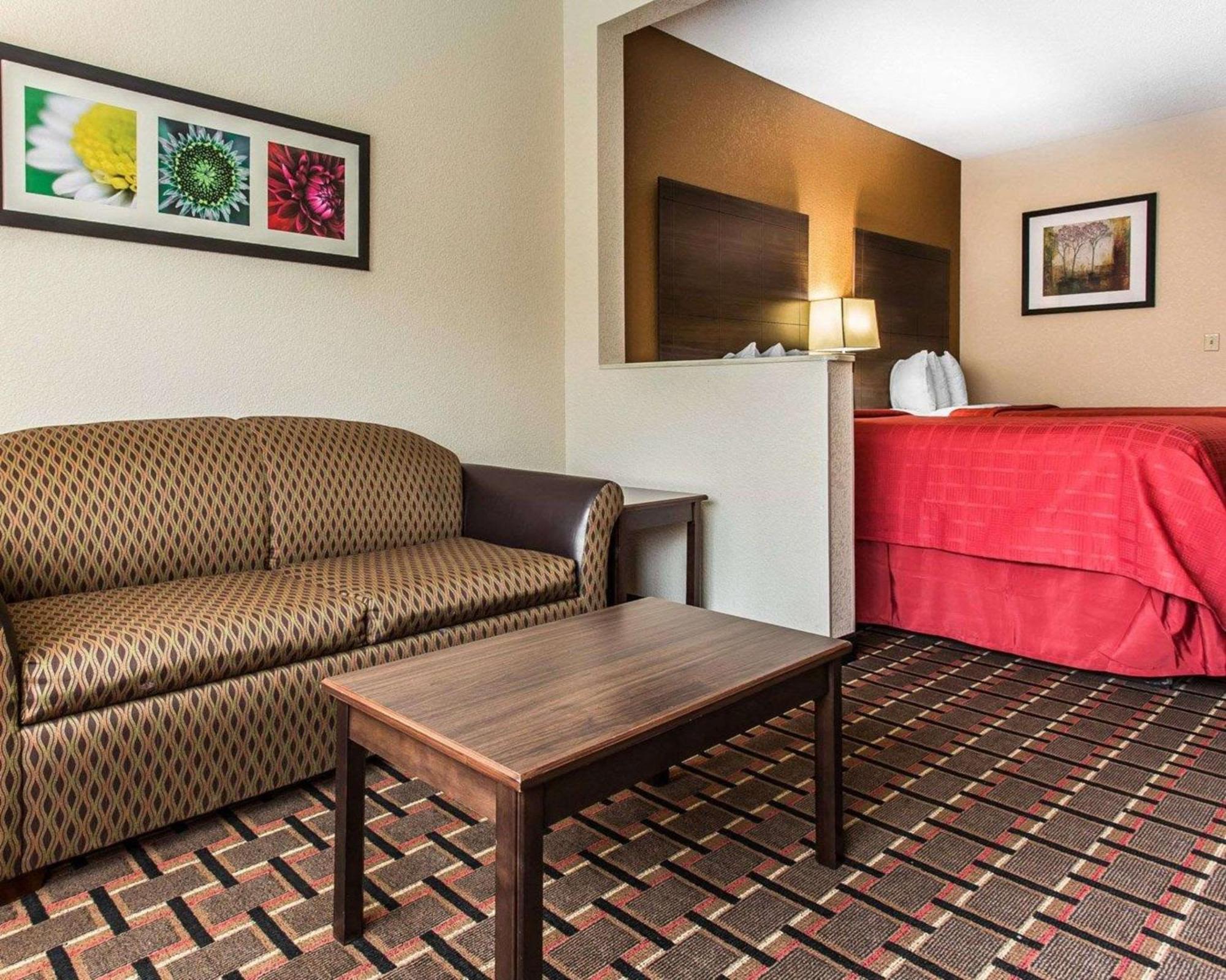 Quality Suites Hickory South Экстерьер фото