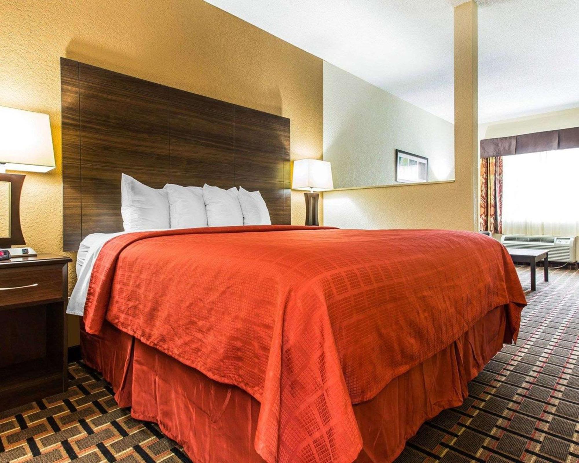 Quality Suites Hickory South Экстерьер фото