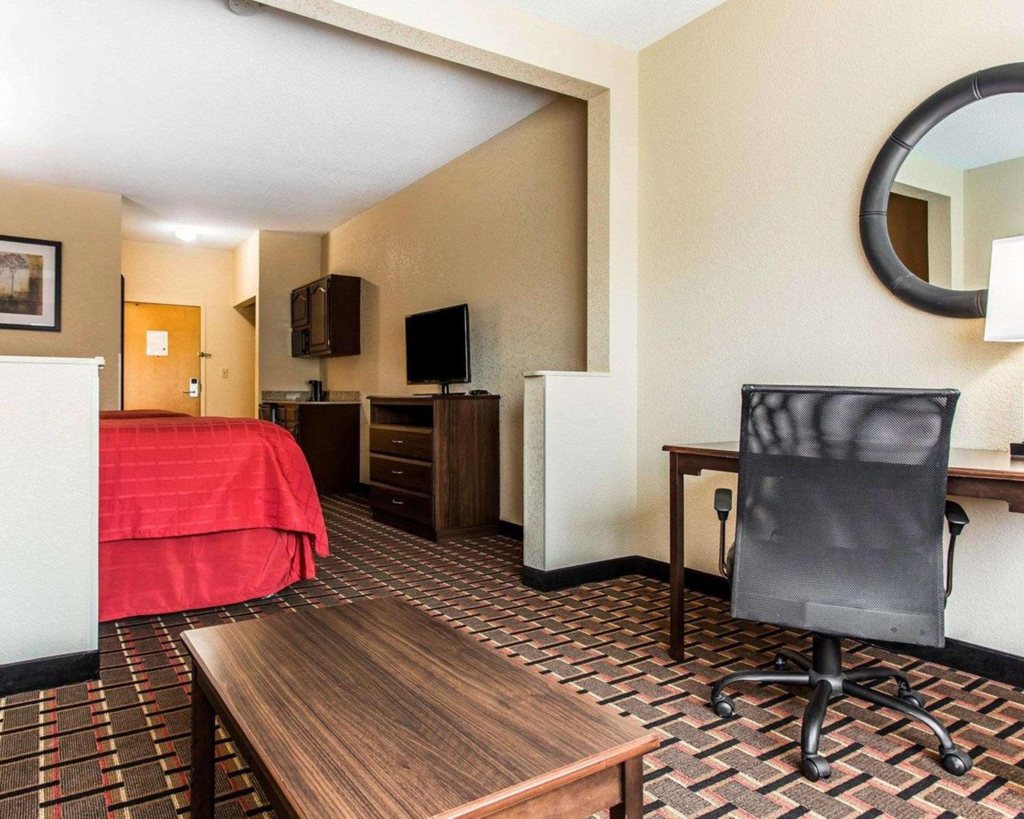 Quality Suites Hickory South Экстерьер фото