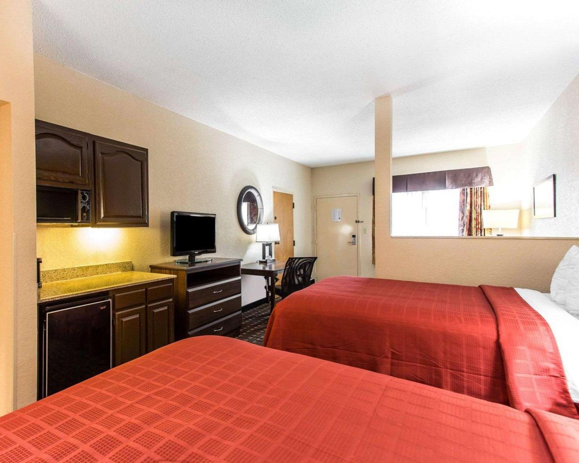 Quality Suites Hickory South Экстерьер фото
