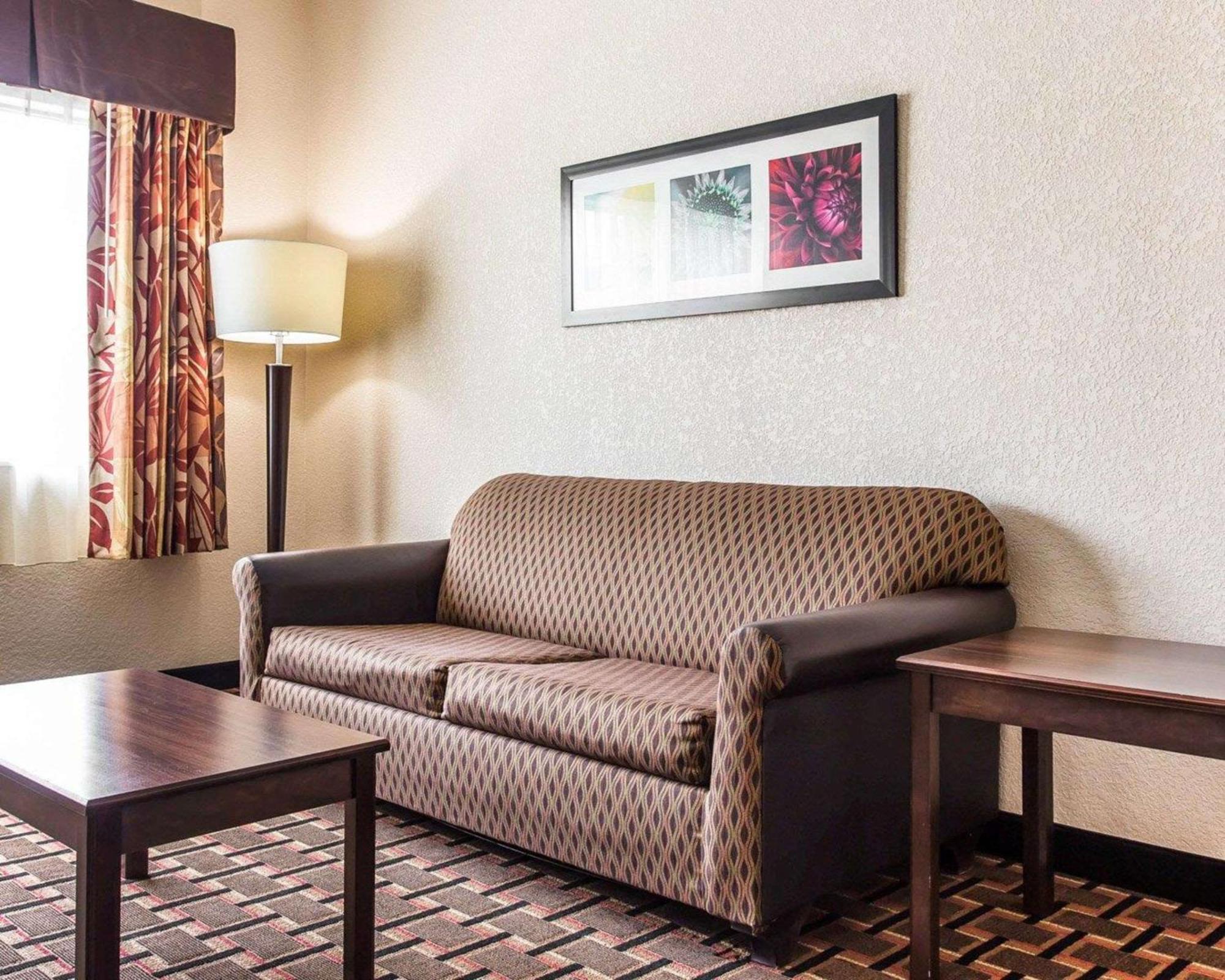 Quality Suites Hickory South Экстерьер фото