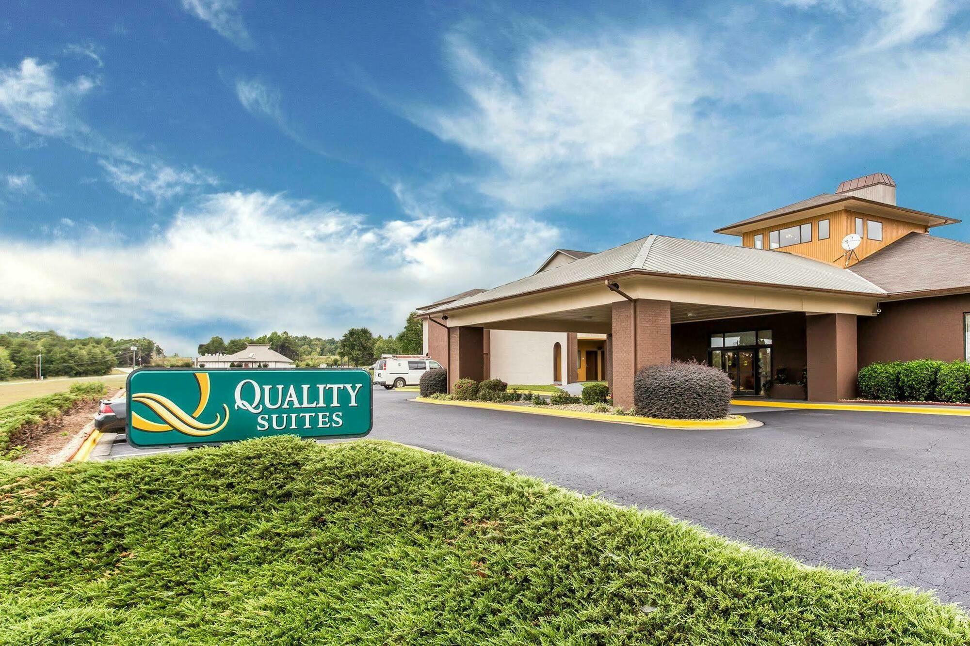 Quality Suites Hickory South Экстерьер фото