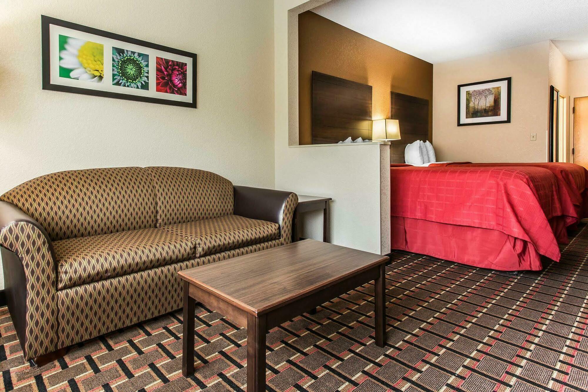 Quality Suites Hickory South Экстерьер фото
